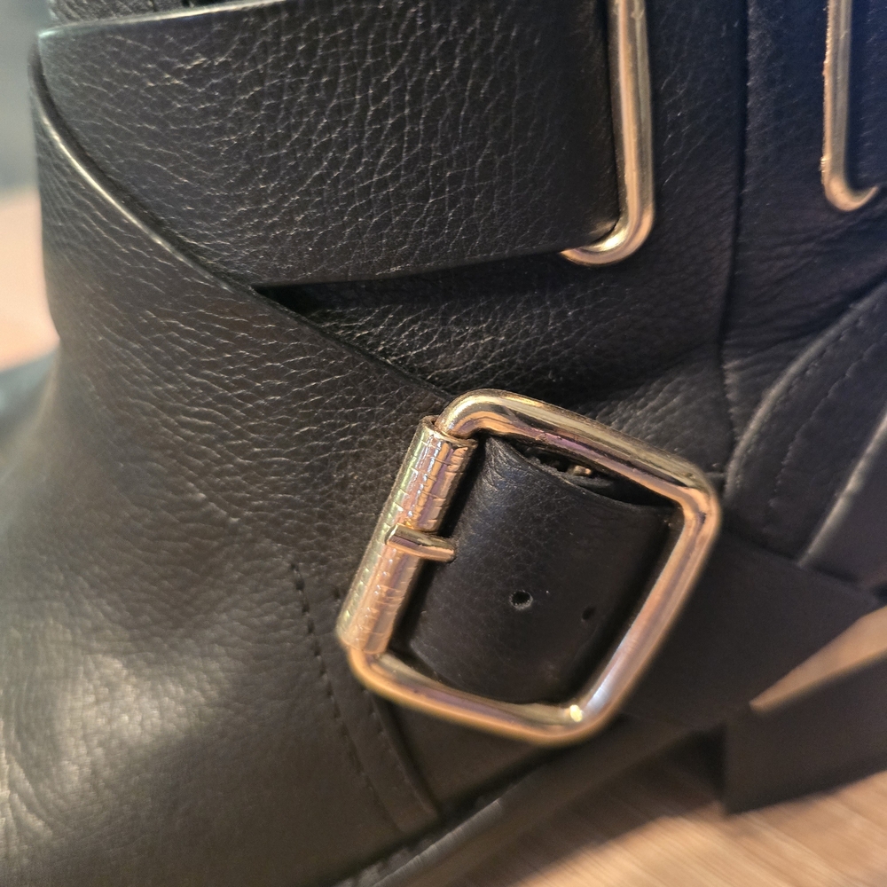 Michael Kors Black And Gold Leather Mid High Booties Size 7-EXCELLENT! - Picture 6 of 16
